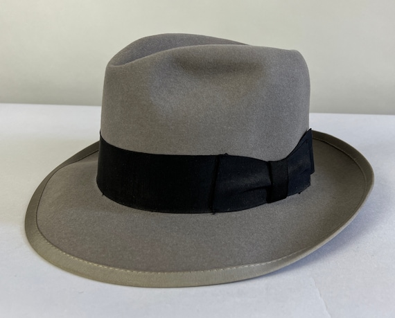 1940s Wiseguy Fedora | Vintage 40s Dove Grey Felt Hat with Black Grosgrain Ribbon Trim and Inner Leather Band 'Knapp-Felt'| Size 6&7/8 Small