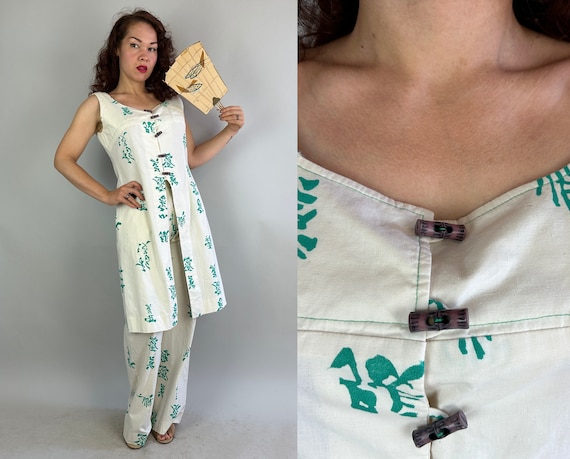 1960s Time for Tiki Hostess Set | Vintage 60s White Cotton Trousers and Bamboo Frog Toggle Top with Green Chinese Characters Print | Medium