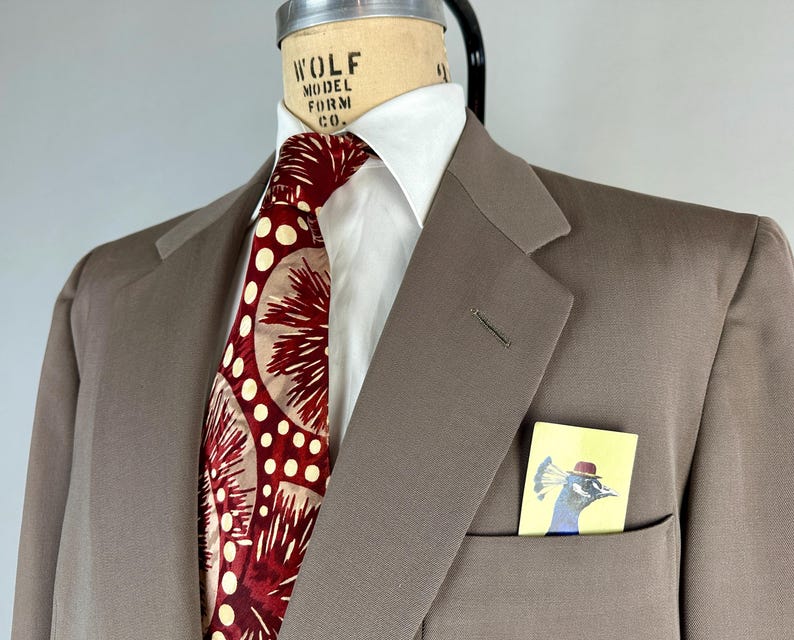 Pak van staal uit de jaren 50 | Vintage jaren 50 tweedelig grijs wollen jasje met enkele rij knopen en ingekeepte revers en Hollywood-taillebroeken | Maat 42 (groot) afbeelding 6