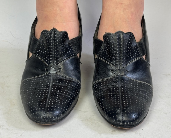 1930s Fanfare Pumps | Vintage 30s Black Leather High Heel Slip On Shoes with white Top Stitching Perforations and Deco Details | Size 8 US