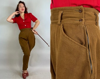 1940s Jaunty Janet Jodhpurs | Vintage 40s Caramel Brown Wool Twill Riding Pants Sporting Trousers w/Suede Patches and Side Zipper | Medium
