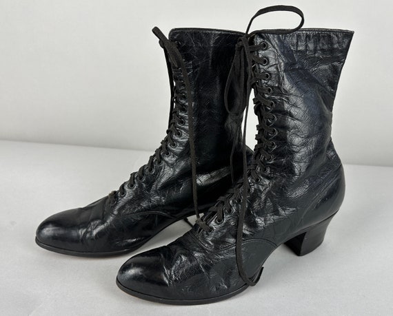 1900s “Ye Olde Dress Shoe” Boots | Vintage Antique Edwardian Black Lace Up Witchy Shoes with Low Stacked Heel | US Size 6.5 6&1/2