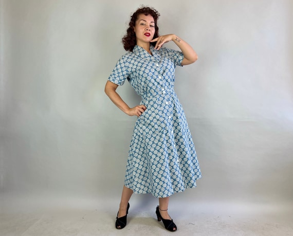 1940s Hypnotic Hexagons Dress | Vintage 40s Blue … - image 2