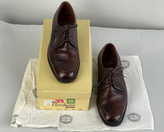 1960s Sporty Florsheim Shoes | Vintage 60s Leather Pecan Brown Apron Toe Eton Oxfords New In Box Deadstock NIB  | Size US 9.5  9&1/2