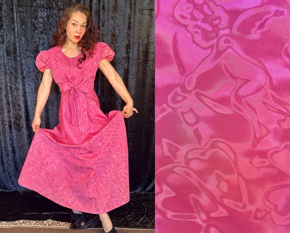 1930s Cupid's Target Dressing Gown | Vintage 30s Pink Valentine Moiré Rayon Taffeta Zip Front Dress with Puff Sleeves | Large Extra Large XL