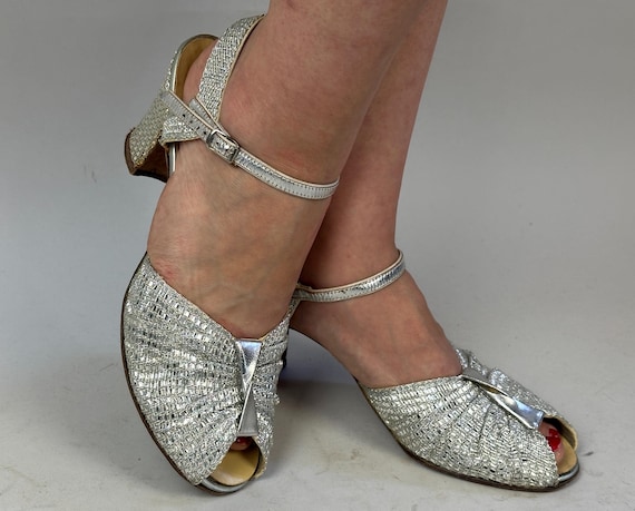 1930s Silver Screen Dancer Shoes | Vintage 30s Metallic High Heel Peeptoe Mary Janes Pumps with Pleating Accent and Leather Sole | Size 9 US