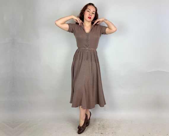 1950s Haute to Trot Taupe Knit Dress | Vintage 50… - image 2