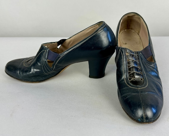 1930s Deco Daytime Pumps | Vintage 30s Navy Blue Leather Slip On Shoes with Cutouts White Top Stitching and Elastic Straps | Size 7