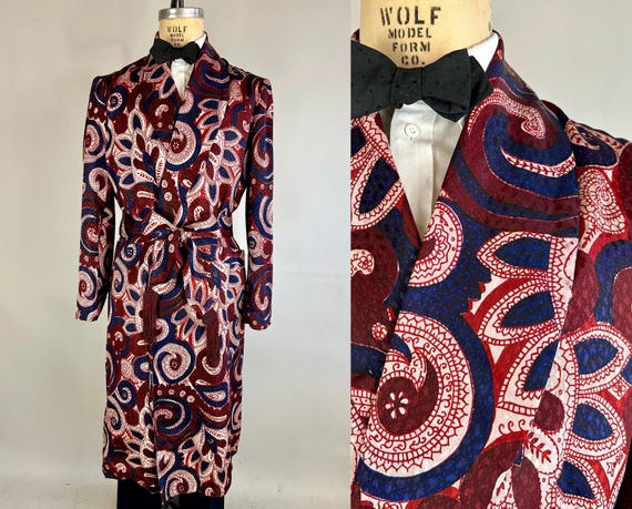 1930s Princely Paisley Smoking Jacket | Vintage 30s Red Maroon Pink & Navy Blue Mehndi Print Rayon Lounge Robe w/Tassel Belt | Medium