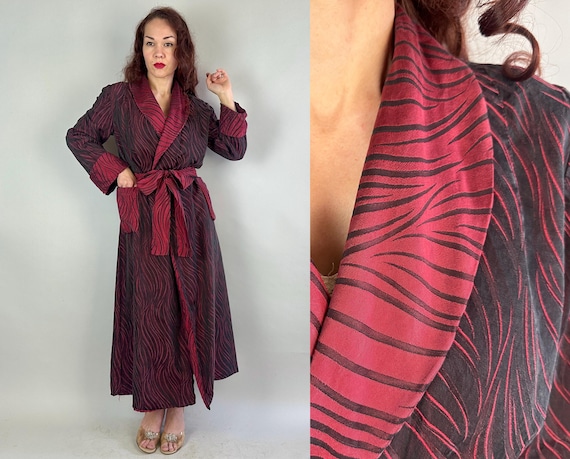 1950s Hold Me Tiger Lounge Robe | Vintage 50s Black and Red Animal Stripe Print Silk Shawl Lapel Smoking Jacket w/Sash Belt | Small/Medium