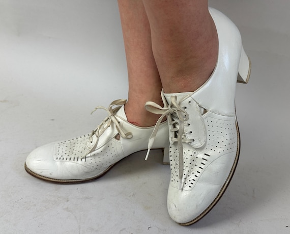 1930s Garden Party Oxfords | Vintage 30s White Leather Comfortable Block Heel Lace Up Nurse Shoes with Lots of Broguing | Size US 9.5 9&1/2