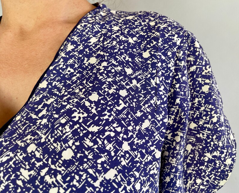 1940s Sassy Splatter Dress Vintage 40s Indigo Blue and White Rayon Shirtwaist Frock with Scalloped Edges and Pocket Volup Extra Large XL