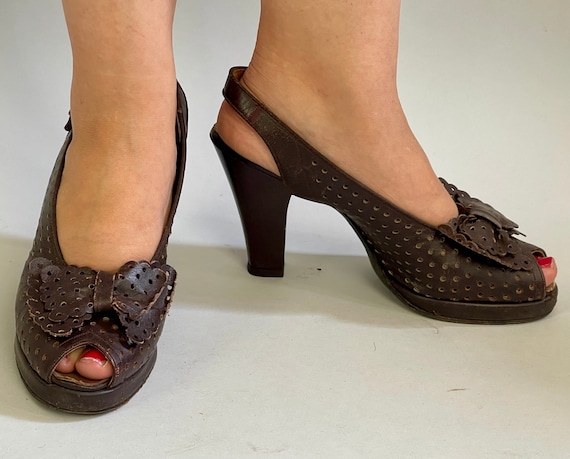 1940s Brown Sugar Platforms | Vintage 40s Walnut Perforated Leather Slingback High Heel Shoes with Peep Toes and Scallop Bows | Size US 8