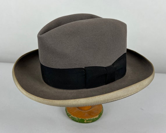 1940s Paragon of Style Fedora | Vintage 40s Dove Grey Hard Brim Beaver Felt Homburg Hat with Black Grosgrain Ribbon Band | Size 7&1/8 Medium