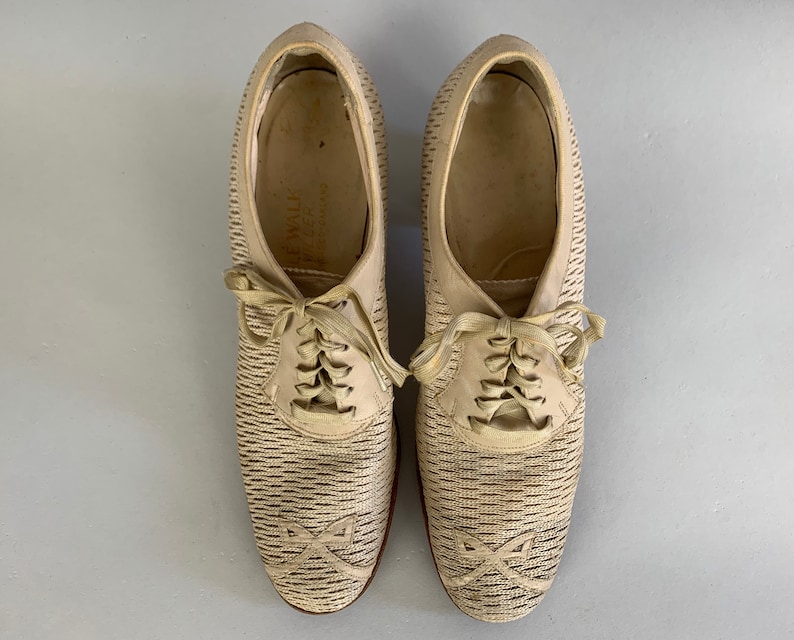 1930s Darling Doris Heels Vintage 30s Beige Tan Leather and Knit Fabric Ventilated Summer Oxford Pumps w Topstitched Bows US Size 7