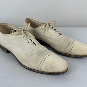 1930s Lawn Party Lindy Shoes | Vintage 30s Matte White Suede Lace-up Oxfords Dress Bucks with Cap Toe and Leather Sole | Size 10.5 10&1/2 US