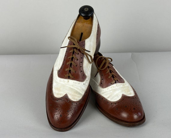 1930s The Spectator Special Shoes | Vintage 30s Two Tone Brown and White Leather Wing Tip Lace Up Oxfords w/ Broguing | Size US 9