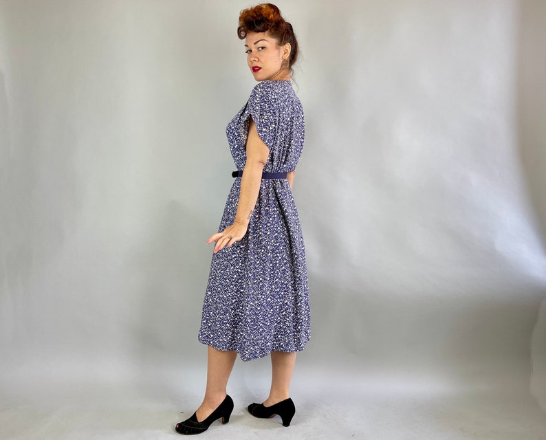 1940s Sassy Splatter Dress Vintage 40s Indigo Blue and White Rayon Shirtwaist Frock with Scalloped Edges and Pocket Volup Extra Large XL