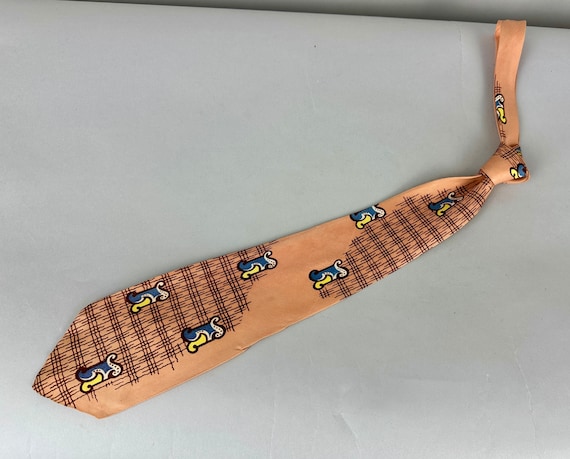 1940s Mid-Century Knights Knecktie | Vintage 40s Peach Silk with Blue and Yellow Medieval Crests and Cross-Hatch Pattern Self Tie