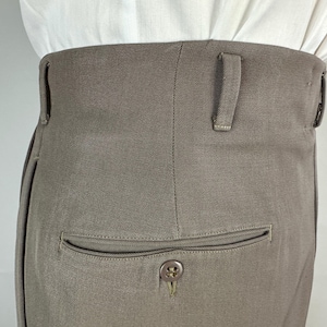 Pak van staal uit de jaren 50 | Vintage jaren 50 tweedelig grijs wollen jasje met enkele rij knopen en ingekeepte revers en Hollywood-taillebroeken | Maat 42 (groot) afbeelding 8