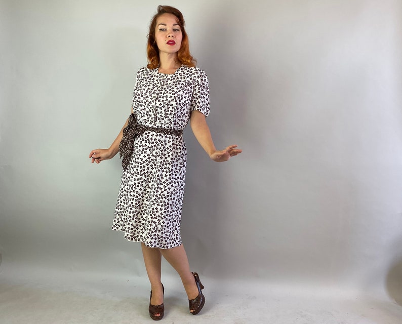 1930s Darling Dottie Day Dress Vintage 30s White & Dark Brown Rayon Floral Party Shirtwaist Frock with Sash Belt Extra Large XL Volup image 4