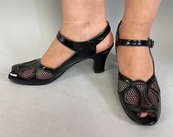 1940s Summer Goth Pumps | Vintage 40s Black Patent Leather Peep Toe High Heel Shoes Sandals w/Ventilation Lace Mesh by "Matrix" | Size US 9