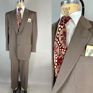 Pak van staal uit de jaren 50 | Vintage jaren 50 tweedelig grijs wollen jasje met enkele rij knopen en ingekeepte revers en Hollywood-taillebroeken | Maat 42 (groot) afbeelding 1