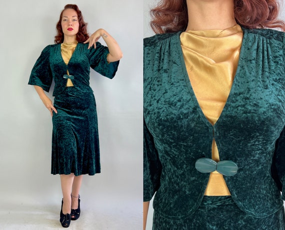 1940s Your Lucky Day Ensemble | Vintage 40s Shamrock Green Crushed Velvet Two Piece Jacket & Skirt Set with Deco Buckle | Extra Small XS