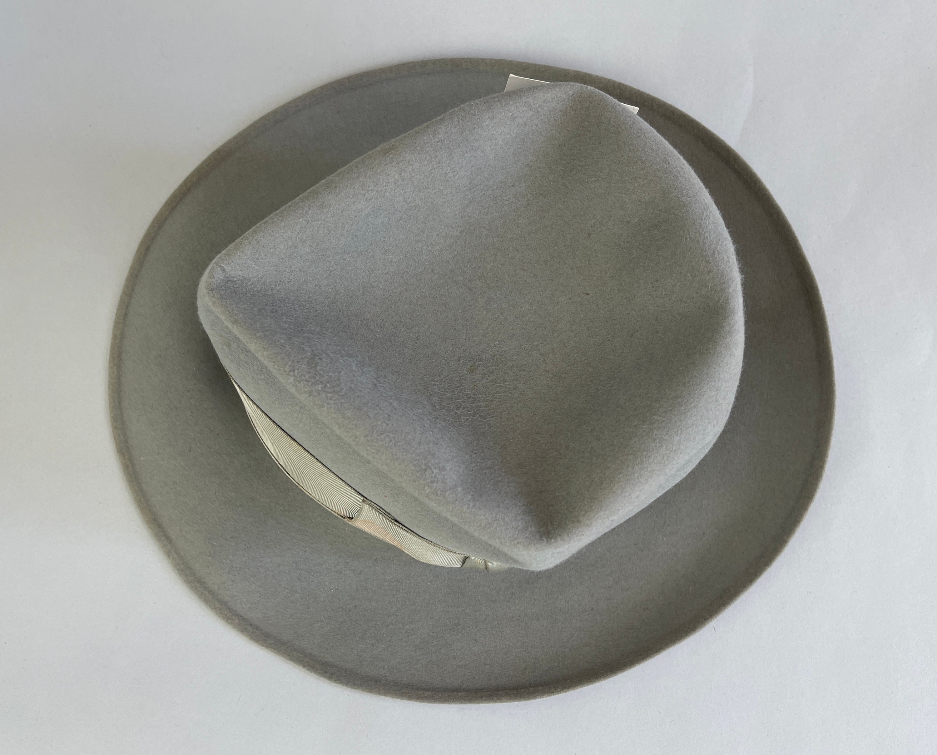1940s Dapper Dan Fedora | Vintage 40s Dove Grey Beaver Felt Stetson Hat  with Grosgrain Ribbon Band | Size 7 1/8 Medium