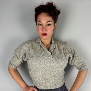 1950s Stone Cold Fox Sweater | Vintage 50s Variations on Grey Flecked Tweed Chenille Wool Knit Pullover Jumper Blouse | XS Small Medium