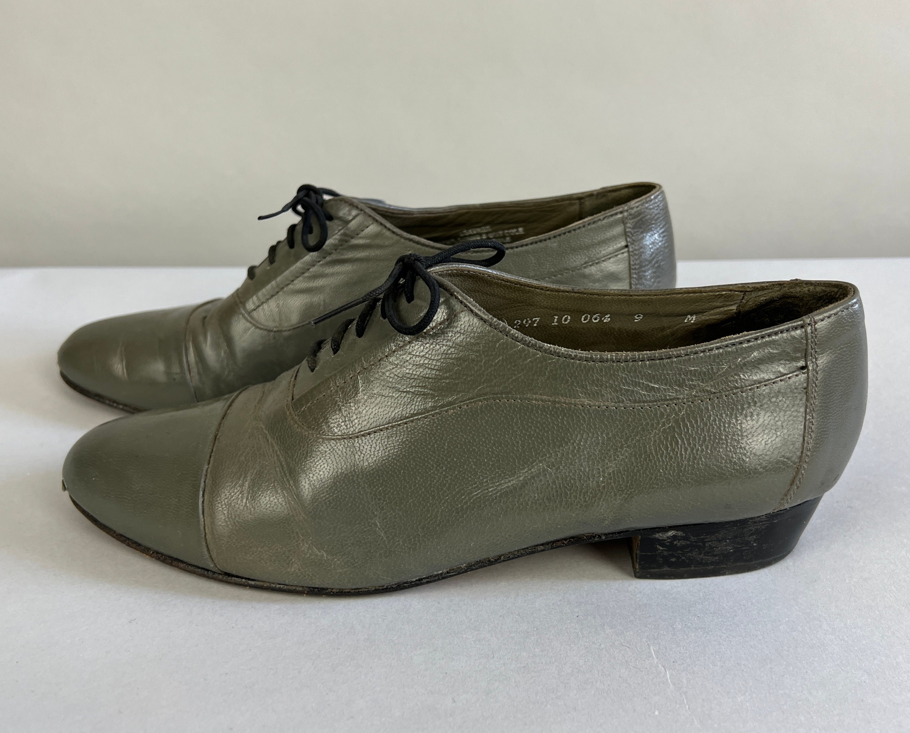 1960s Classic Captoe Shoes | Vintage 60s Porpoise Grey Gray Leather ...