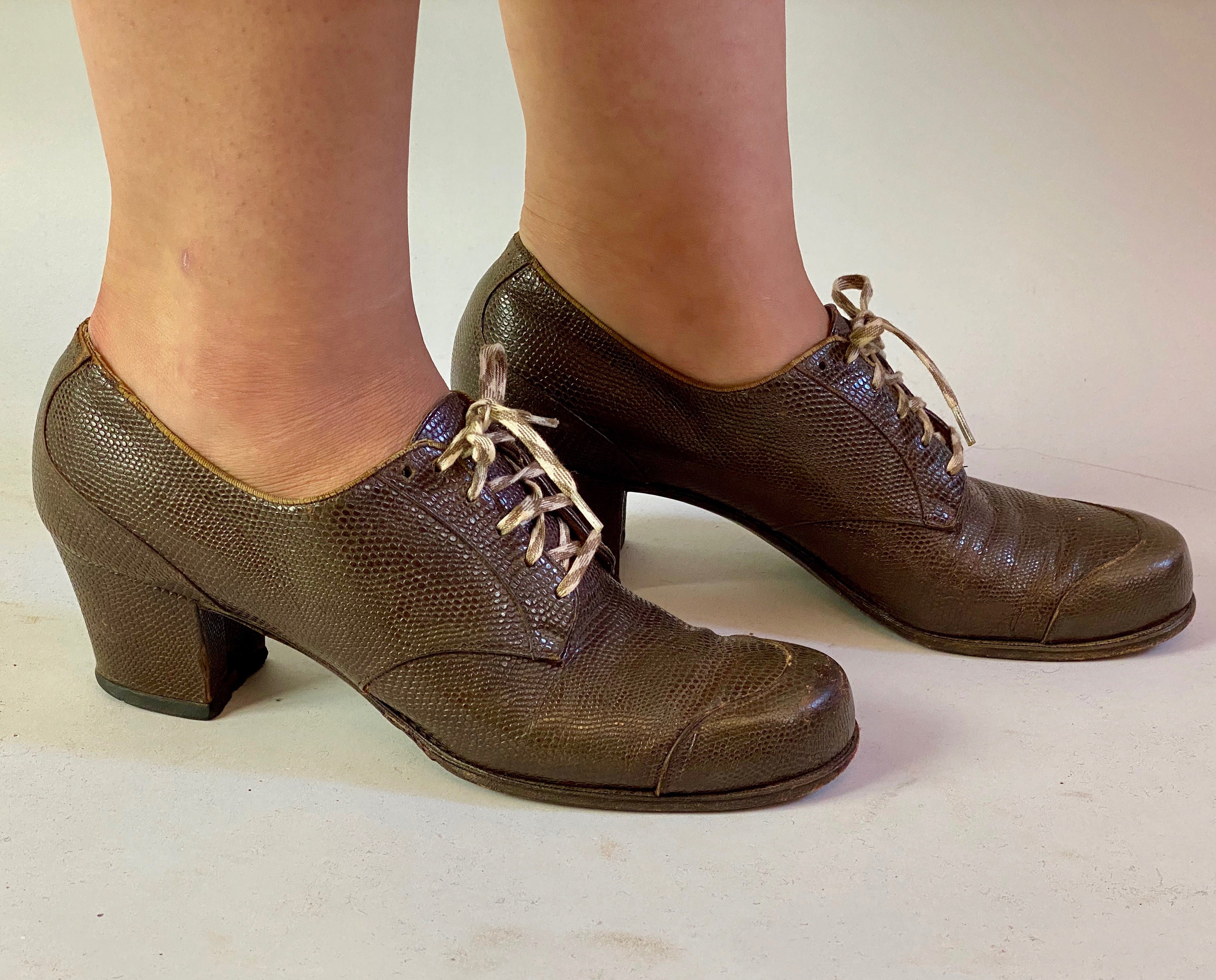 1930s Lizard Skin Oxfords Vintage 30s Cedar Brown Stamped Leather 1930s Lizard Skin Oxfords Vintage 30s Cedar Brown Stamped Leather