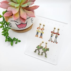 Pendientes inspirados en Toy Story; hipoalergénico; leñoso, buzz lightyear, jessie
