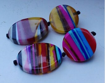 with a natural border. Chunky Collection square ear clips tomato-red