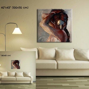 K&ouml;nnte beinhalten: Abstrakte Malerei einer Frau mit roten Haaren, gemalt in Braun-, Rot- und Wei&szlig;t&ouml;nen. Das Gem&auml;lde ist in zwei Gr&ouml;&szlig;en erh&auml;ltlich: 101,6 cm x 109,2 cm und 61 cm x 63,5 cm.