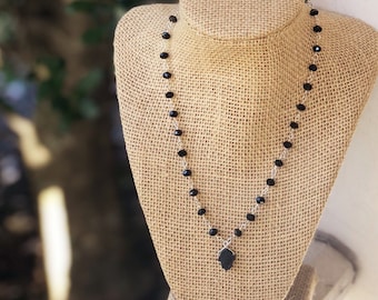Hamsa Druzy necklace/ hamsa necklace / Black and Silver Beaded choker/ hamsa choker / druzy hamsa charm / Hamsa necklace