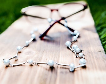 Eye Glasses Chain  | Pearl  Eye Glasses Holder   |  Trendy Glasses Accessories  |   Reading Glasses Chain  |  Wire Wrapped Glasses Chain