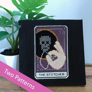 Le modèle de point de croix de la carte de tarot Stitcher