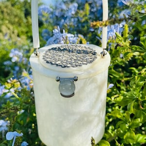 Vintage 1950s Rialto NY Lucite Barrel Purse – White Pearl with Filigree Lid