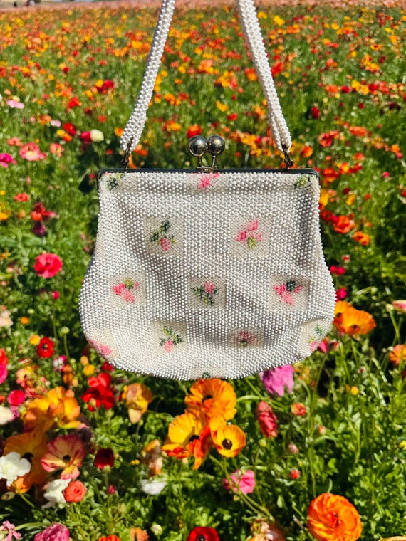 1960s Vintage Lumured Corde Bead Floral Purse – M… - image 8