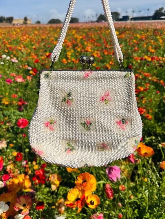 1960s Vintage Lumured Corde Bead Floral Purse – M… - image 9