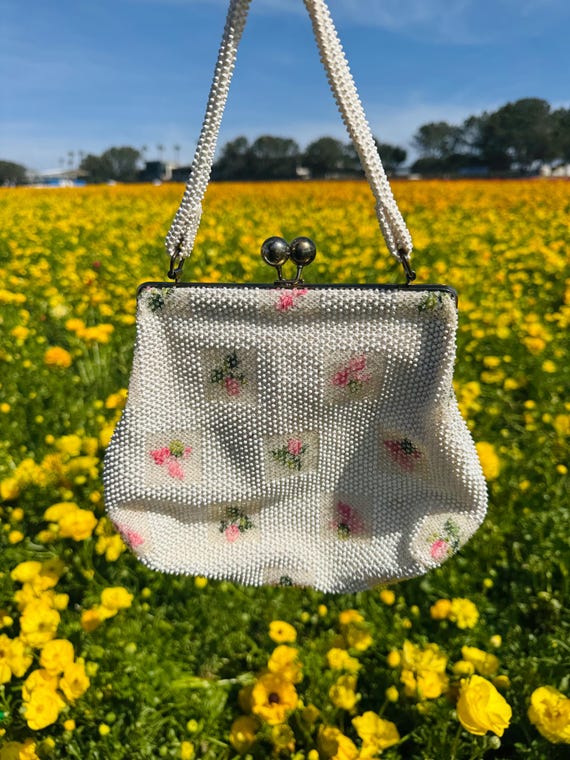 1960s Vintage Lumured Corde Bead Floral Purse – M… - image 5