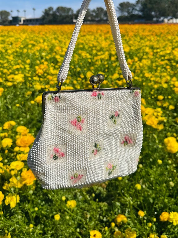 1960s Vintage Lumured Corde Bead Floral Purse – M… - image 6