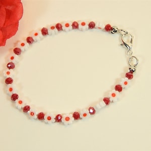 Red and White Daisy Bracelet (B10)