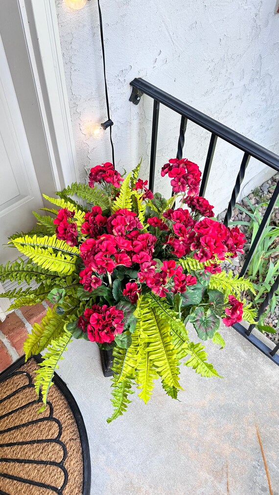 Faux Plant Urn Filler, Front Porch Planter Pot Filler, Urn Drop in  Centerpiece, Geraniums and Ferns Front Porch Floral Arrangement, 