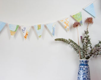 Paper atlas garland, wedding garland, world map bunting, photo prop, party decoration, baby shower decoration,map garland