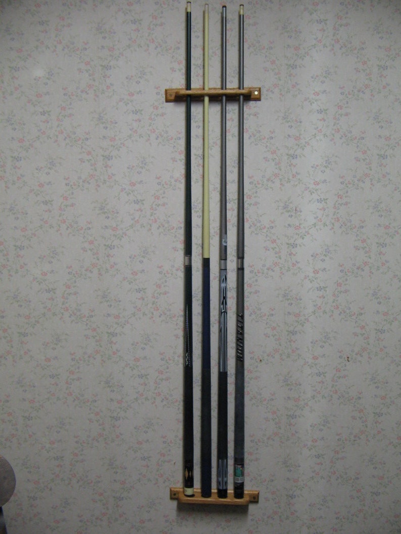 / Brown. Cue Wall Rack Holds 4/ Cues/