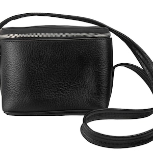 Black polaroid camera bag, original polaroid 600 type, vintage leather bag, protective case for instant film camera