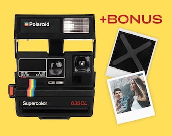 Câmera instantânea vintage Polaroid 635 CL personalizada com texto personalizado e listras do arco-íris.