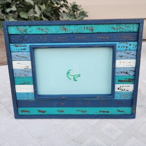 Wooden Picture Frame from Tropics by Kohls For a 4x6 inch Portrait, Blue Teal, White, New in Box
